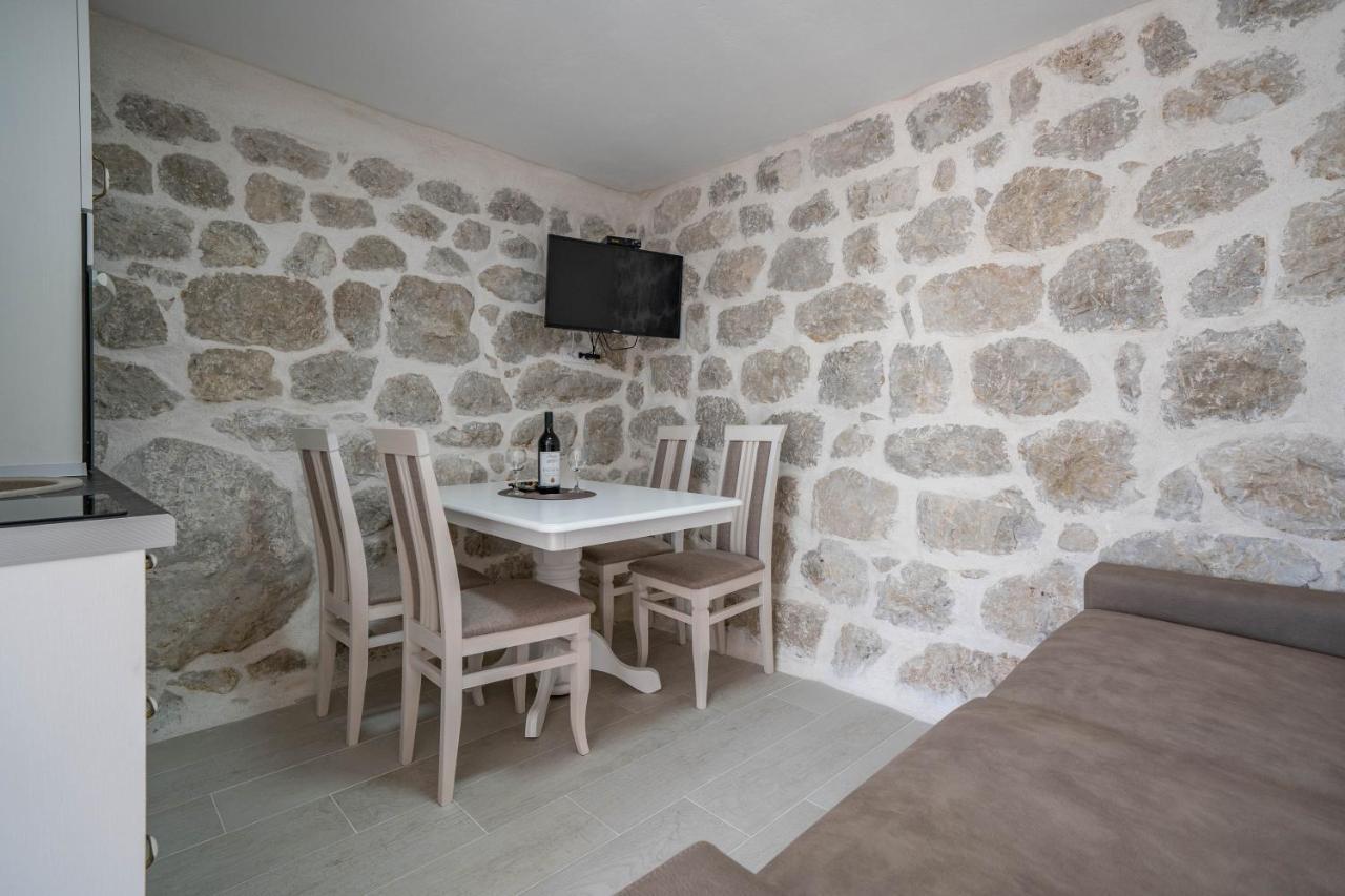 Villa Amfora Lipci Bagian luar foto