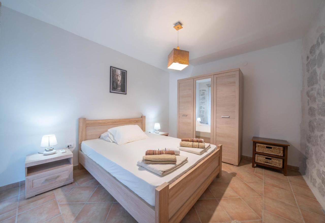 Villa Amfora Lipci Bagian luar foto