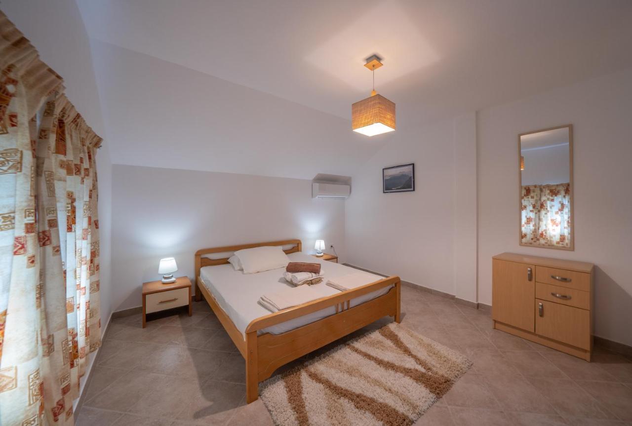 Villa Amfora Lipci Bagian luar foto