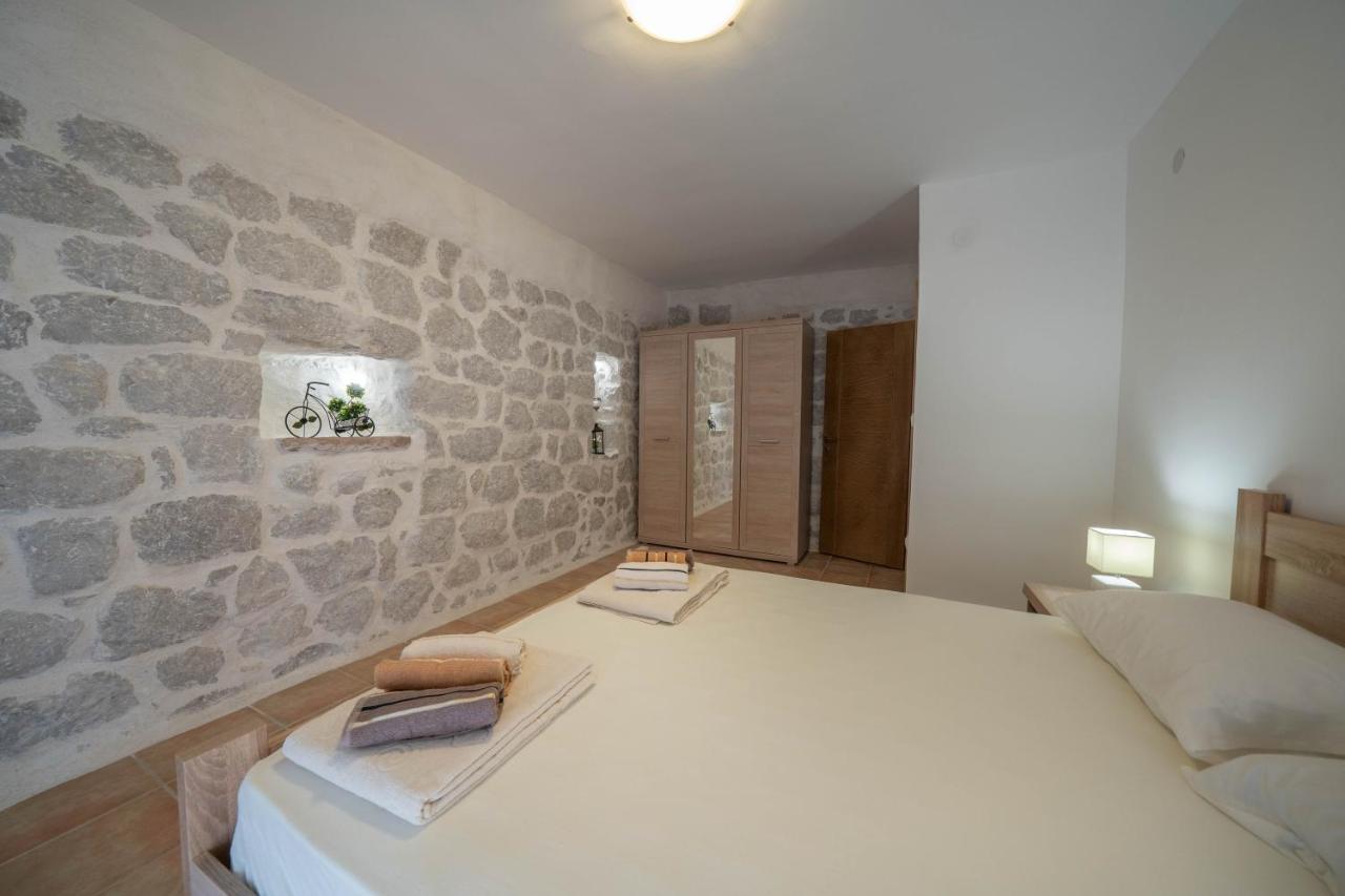 Villa Amfora Lipci Bagian luar foto