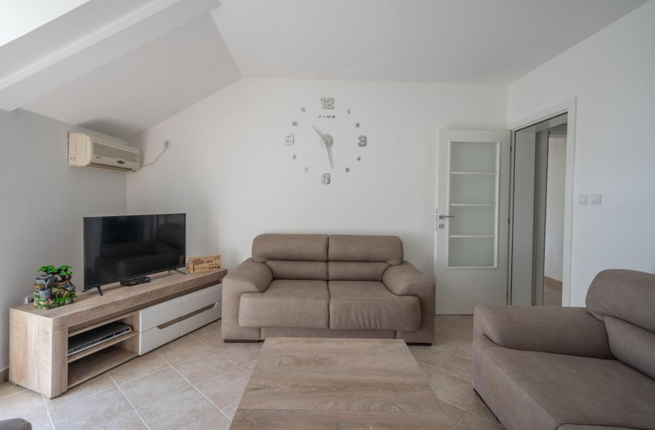 Villa Amfora Lipci Bagian luar foto