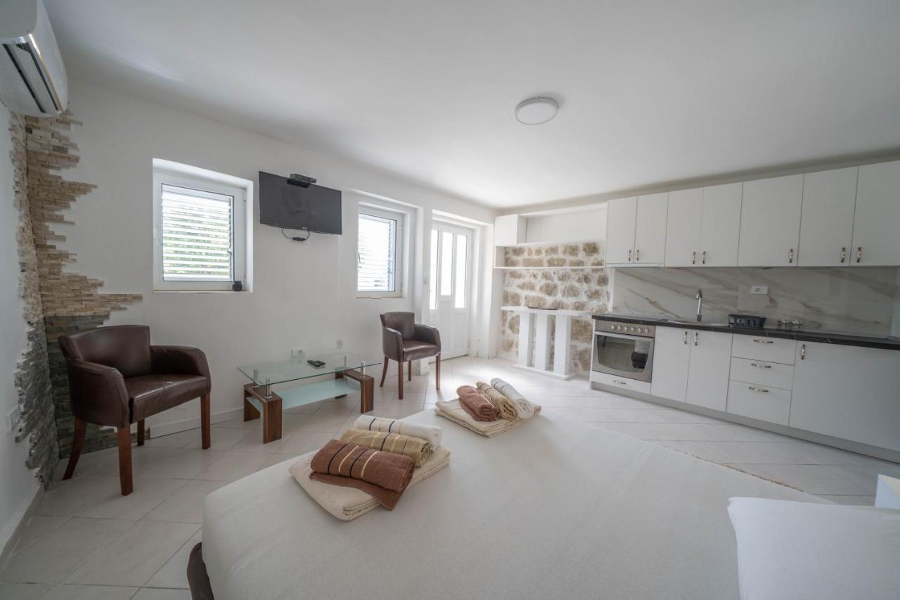 Villa Amfora Lipci Bagian luar foto