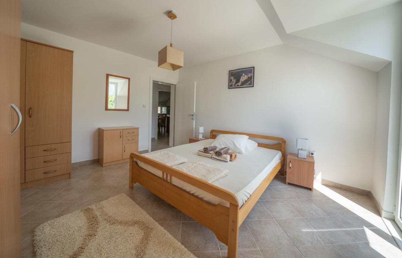 Villa Amfora Lipci Bagian luar foto