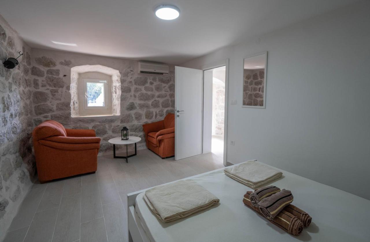 Villa Amfora Lipci Bagian luar foto