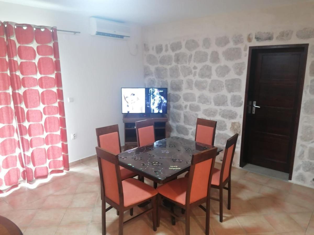 Villa Amfora Lipci Bagian luar foto